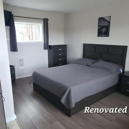 Tay Motel Waubaushene Экстерьер фото